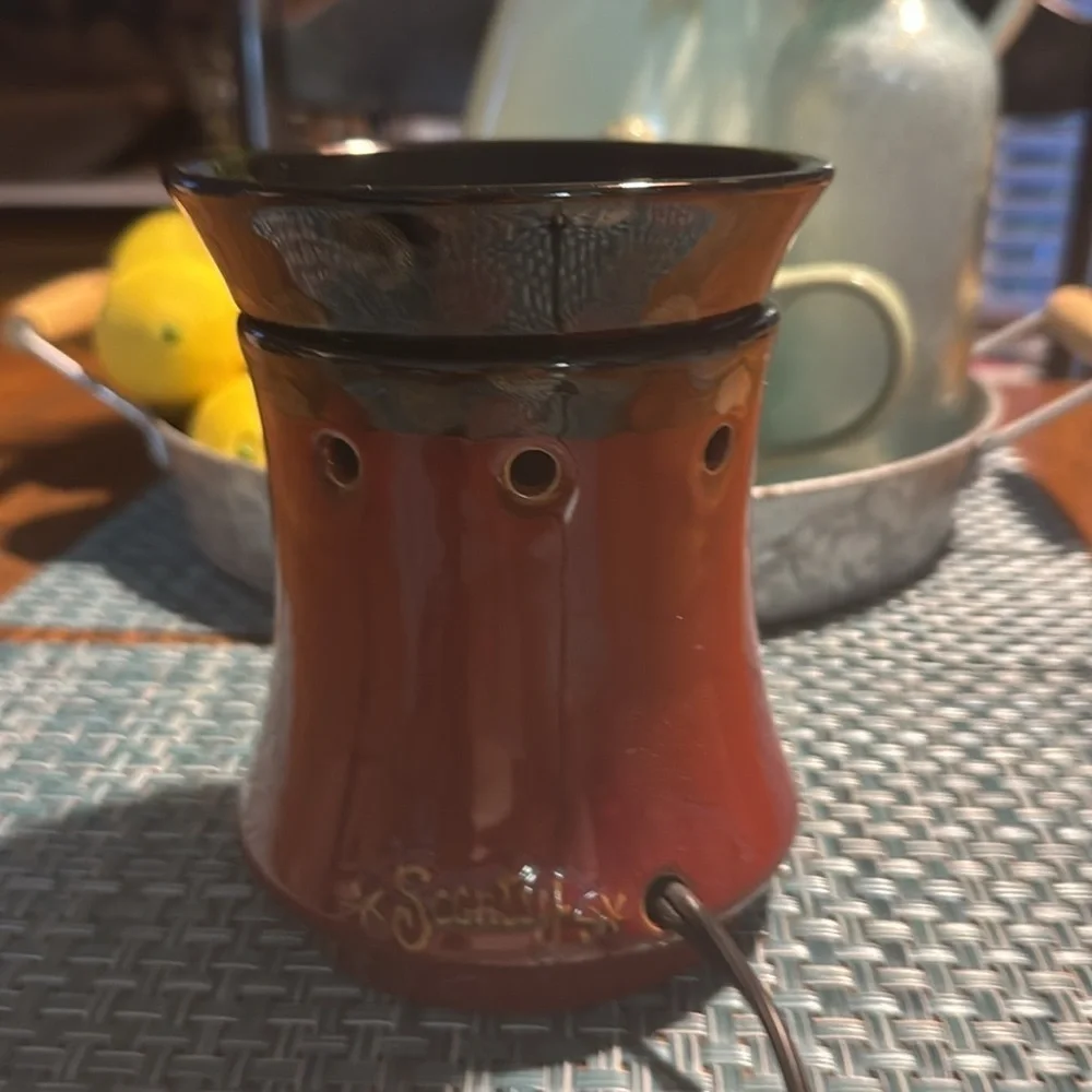 Scentsy “Palette” Red Wax Warmer